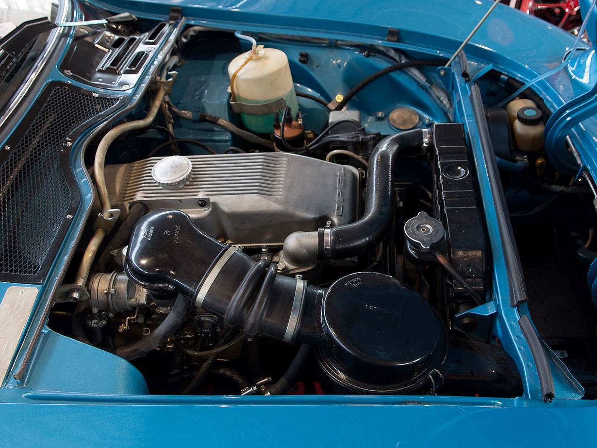 Opel GT 1900 motor